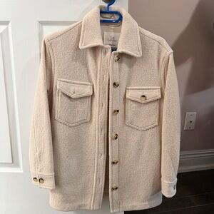 WILFRED FREE Cream Shacket
in perfect condition
2XS but fits oversized